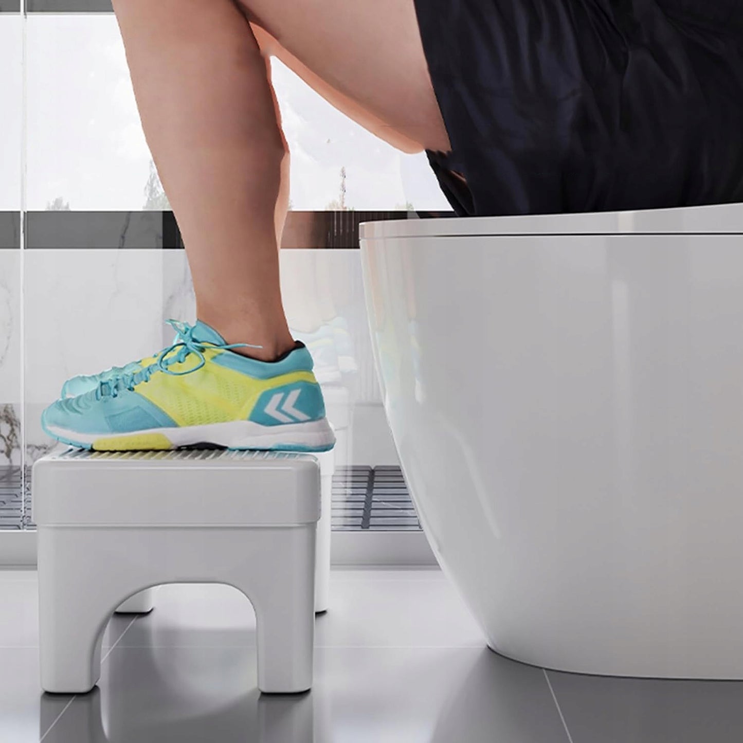 Podnóżek toaletowy